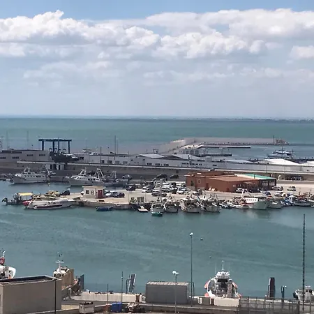 Piazza Marconi فندق مبيت وإفطار