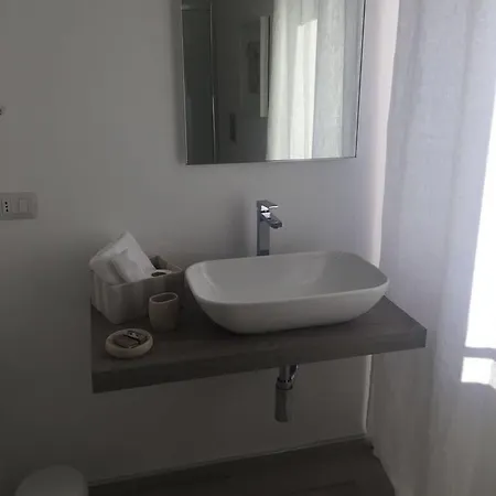 فندق مبيت وإفطار Piazza Marconi مانفريدونيا