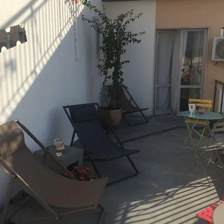 Piazza Marconi مانفريدونيا