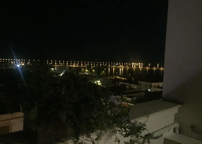 Piazza Marconi לינה וארוחת בוקר